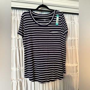 Market and Spruce Elaine pocket tee